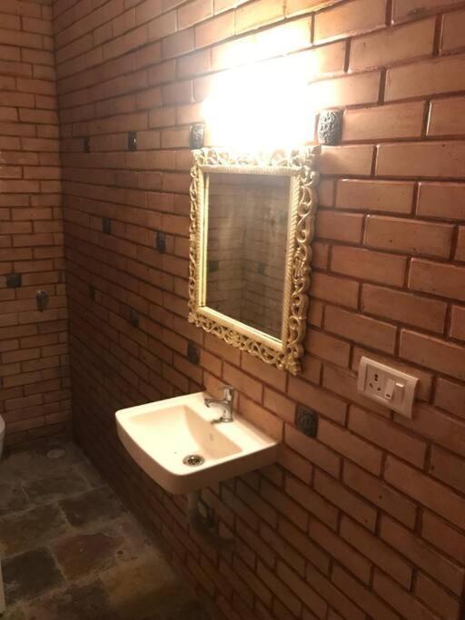 Shangri-La Valley Retreat カルジャット エクステリア 写真